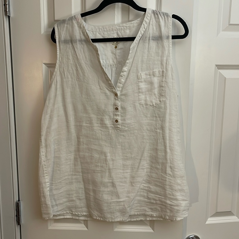 Lilly Pulitzer Linen 3 Button Down Shirt in White. Size XL